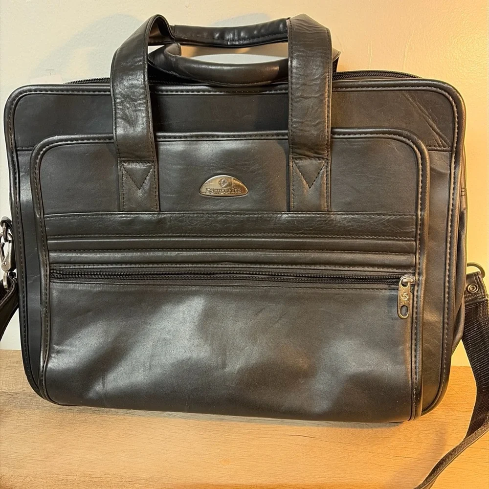 Samsonite Black Leather Expandable Briefcase Laptop 17 inch Business Travel